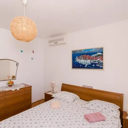 Ivo Guest house *