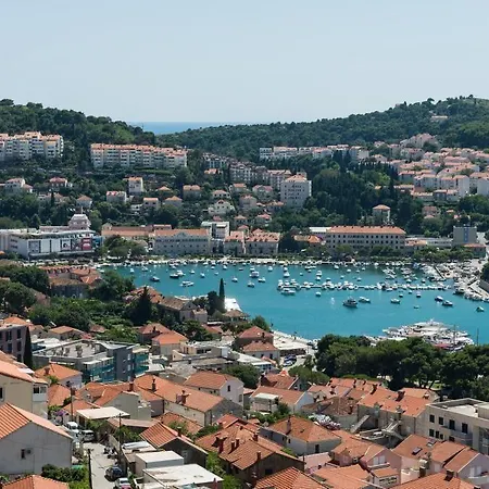 Gostinjska kuća Ivo *